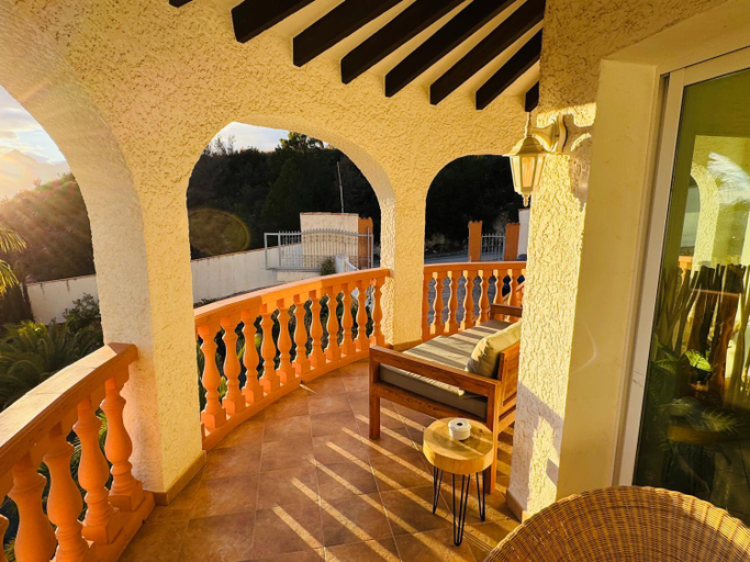 Others 4, Large chalet with private pool, Alicante