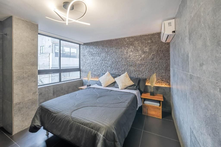 Bedroom 2, 3 BR apartment 1 block from lleras park, Medellín