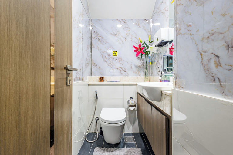 Bathroom 5, The Urban Retreat Elegant 3BR Townhouse, Dubai