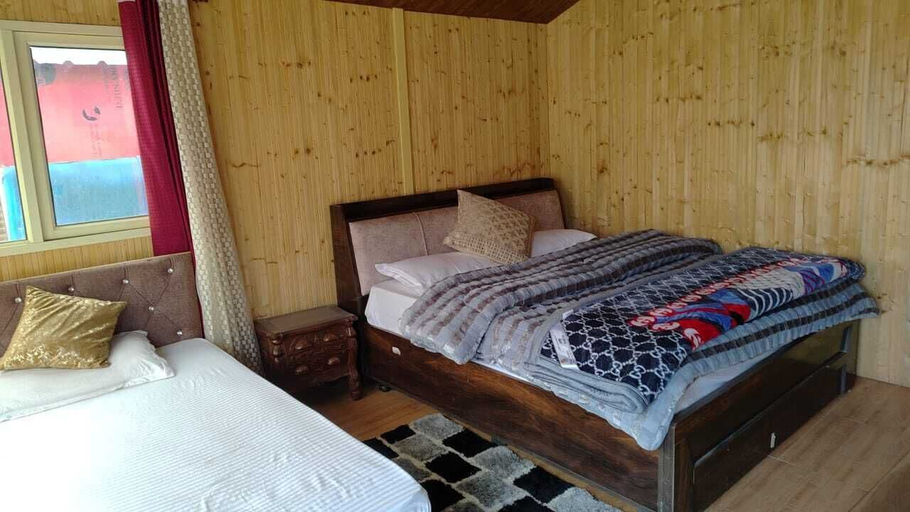 Room 4, Auli Goldcrest, Chamoli