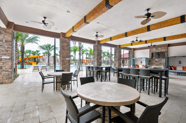 Food & Drinks 4, Stunning 5Bd w/ Pool Close to Disney @ Solterra 7829, Polk