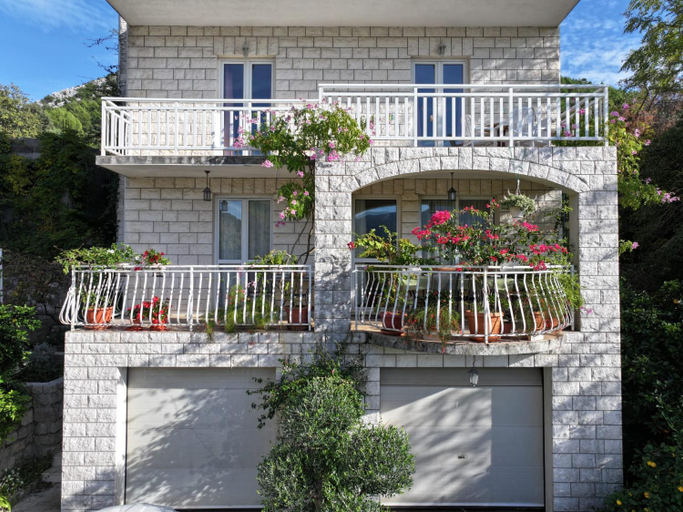 Exterior view 2, Apartments Vlasic, Ston