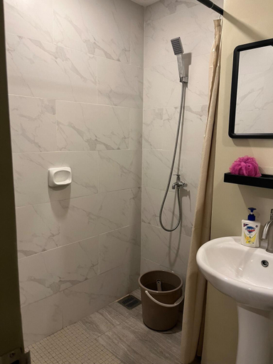 Bathroom 4, Warm and Cozy Studio with Balcony, Cebu City