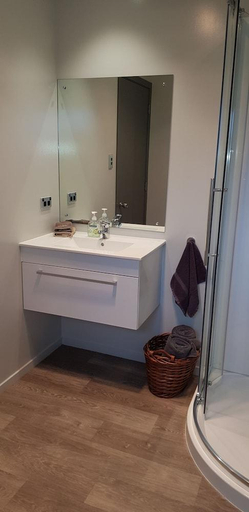 Bathroom 3, Anchor Down Bed & Breakfast, Marlborough
