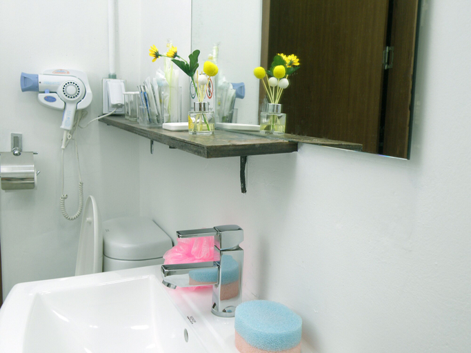 Bathroom 5, Daljee Guesthouse, Jongno
