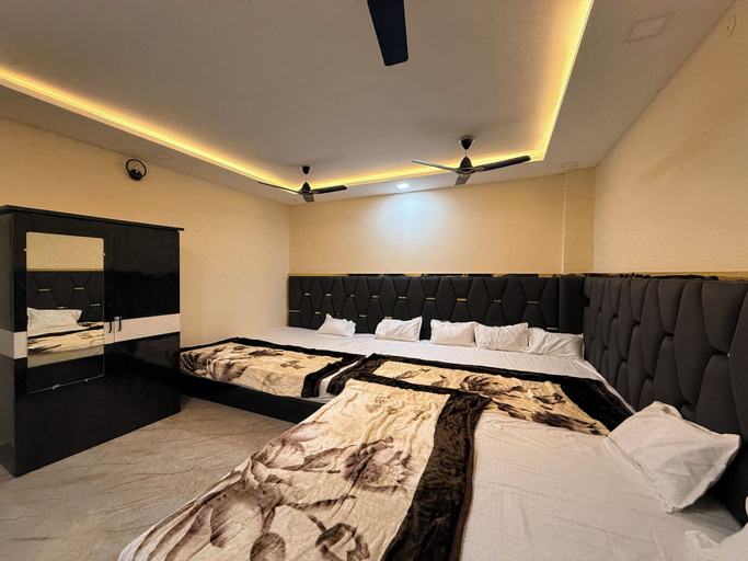Room 2, hotel shivlok inn, Ujjain
