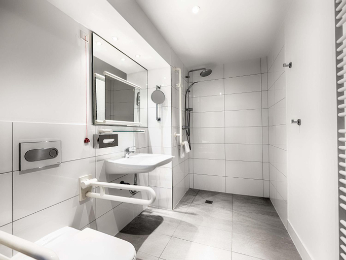 Bathroom 4, B&B Hotel Munchen-Hbf, München