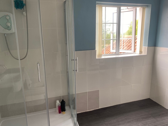 Bathroom 3, Wellbet Farm accommodation, Lincolnshire