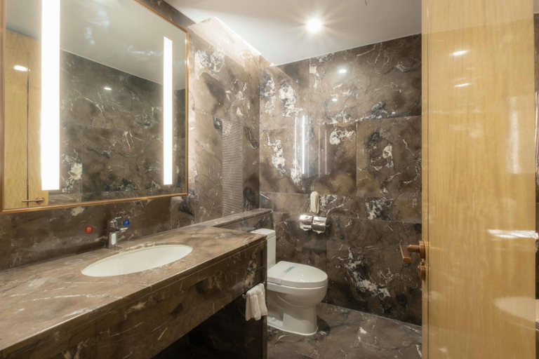 Bathroom 4, Huayu Zhidi Hotel, Zhongshan