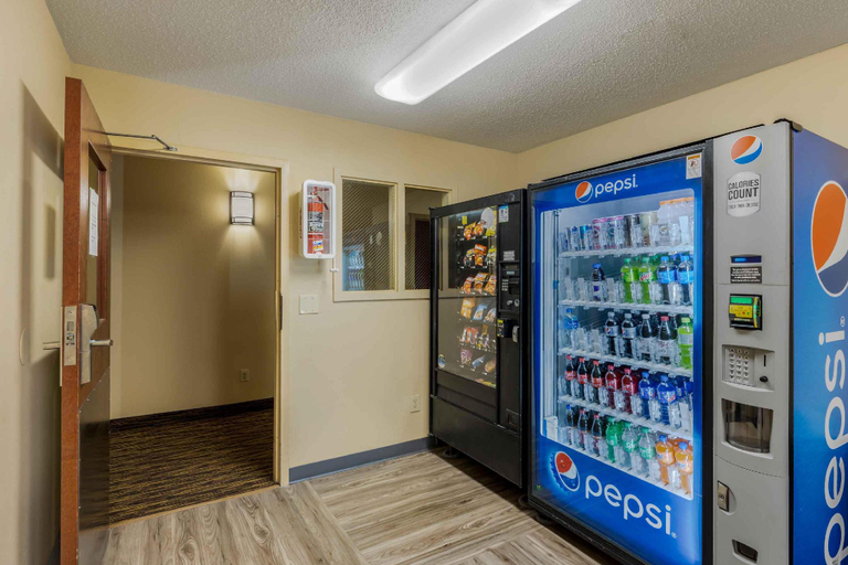 Food & Drinks 5, Extended Stay America Suites - St. Louis - St. Peters, Saint Charles