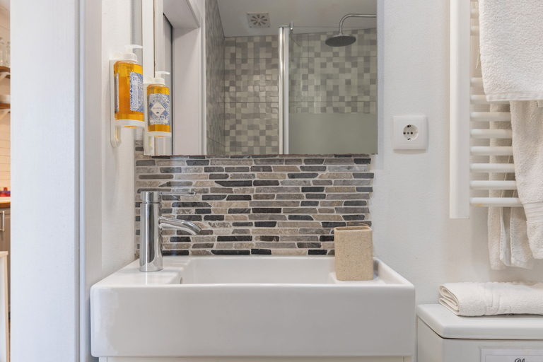 Bathroom 4, Salt & Sea Ericeira Boho Stay, Mafra