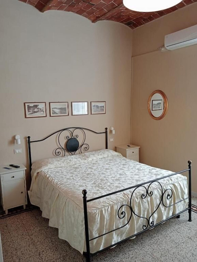 Room 5, Buonanotte Rooms, Lucca