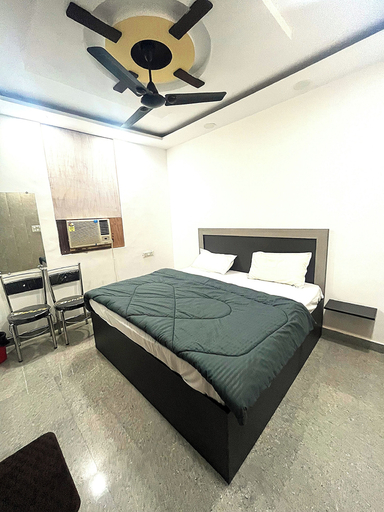 Room 3, Hotel Shivaay Inn, Kanpur Nagar