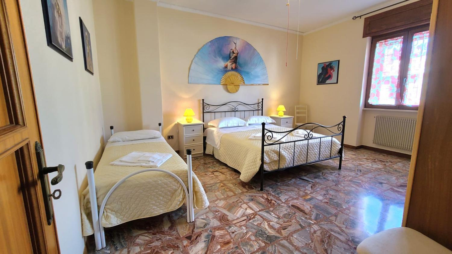 2, Casa Zara Appartamenti con patio e BBQ, a pochi minuti dal mare, Lecce