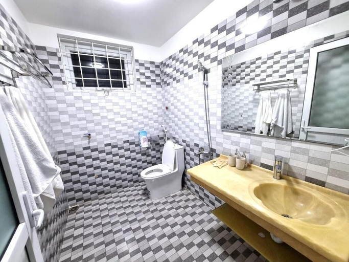 Bathroom 3, Top Hill Halong Homestay, Hạ Long