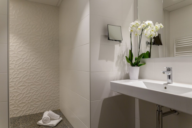 Bathroom 3, Sure Hotel by Best Western Dijon Sud, Côte-d'Or