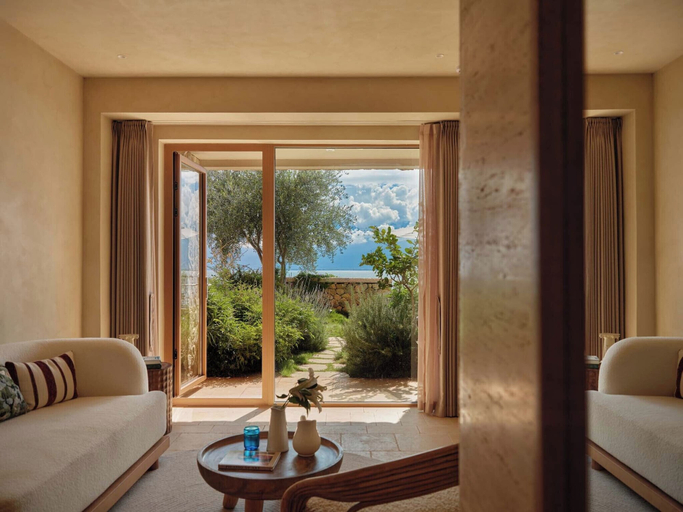 View from room 2, Hushan Yunyin Qingshan Cliff Hotel, Dali Bai