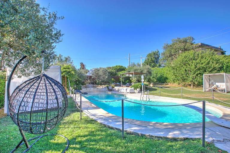 Sport & Beauty 2, Casa Fra Gli Ulivi Apartments with Shared Pool, La Spezia