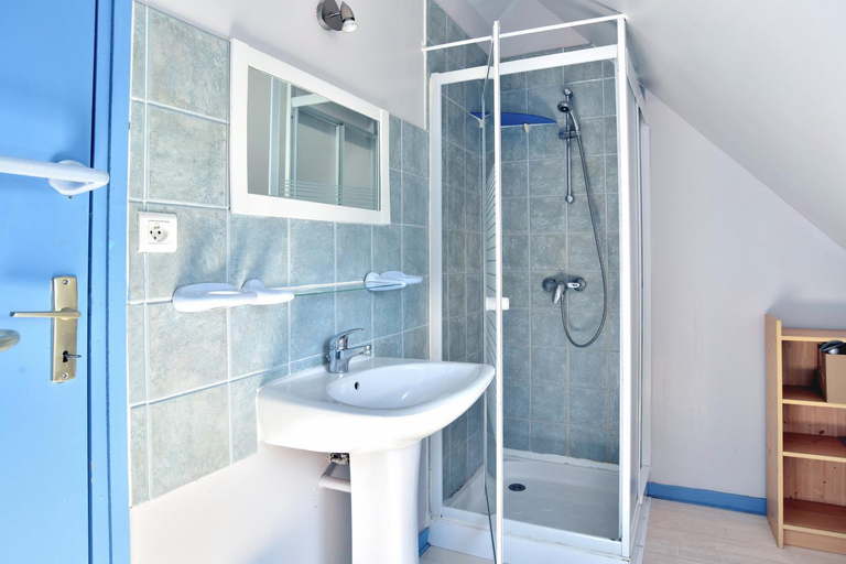Bathroom, Maison en Bois, Côtes-d'Armor