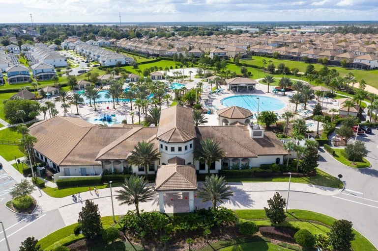 Water park 5, Stunning 9 Bd Single Family w/ Pool @ Champions Gate 1508, Osceola