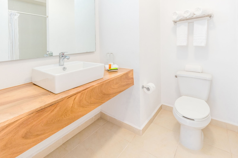 Bathroom 5, Decameron Los Cocos Guayabitos Ramada All Inclus, Compostela