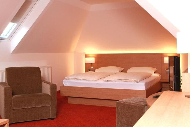 Bedroom 4, Hotel Goldenes Fass, Ansbach