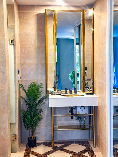 Bathroom 4, Espana Resort Pattaya, Pattaya