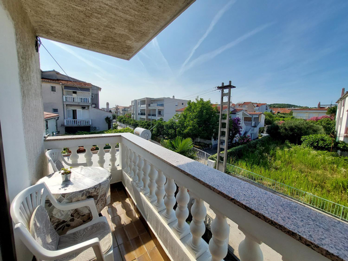 Others 5, Apartmani Rahela, Vodice