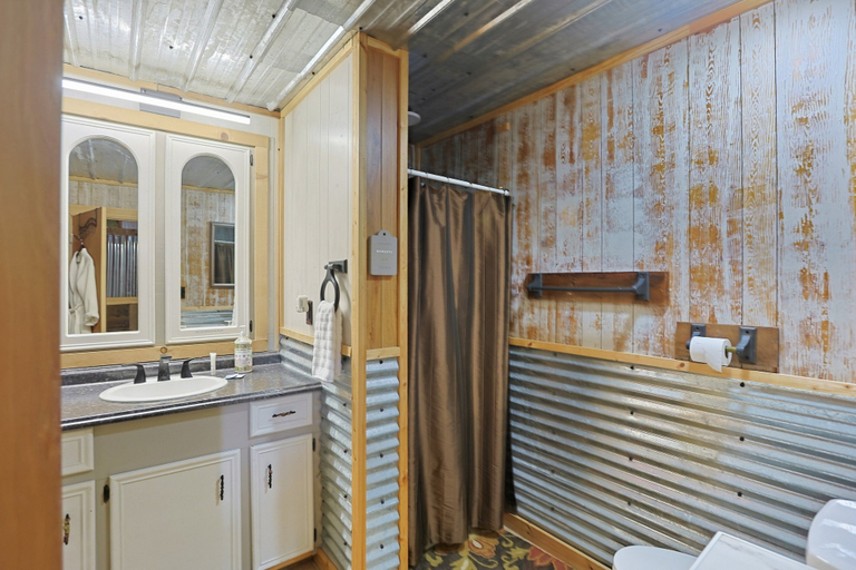 Bathroom, Cupid - Reindeer Ranch At Round Top Cabin, Fayette