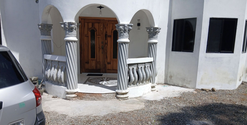 Exterior detail, Cambridge Heights Guest House