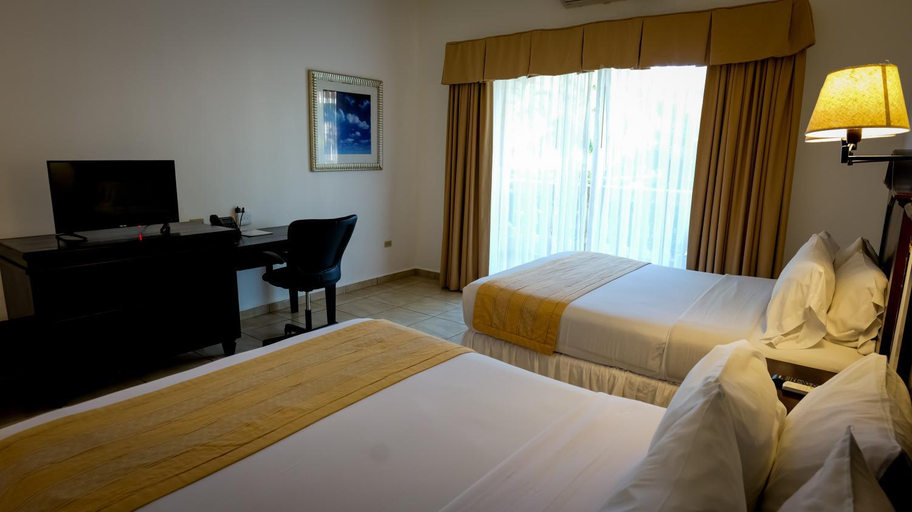 Bedroom 2, La Ensenada Beach Resort, Tela