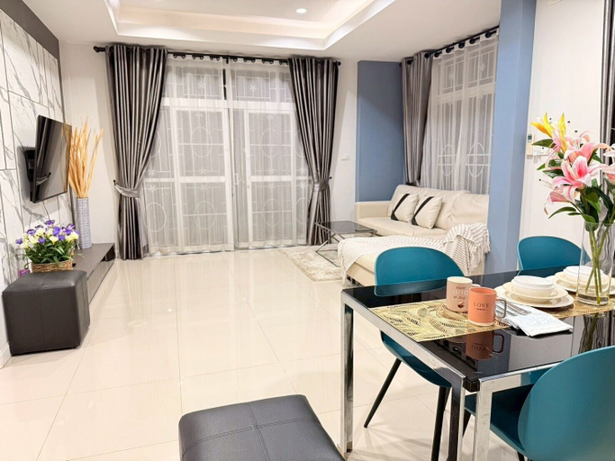 Living area 3, Prego Riverview, San Kamphaeng