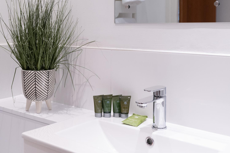Bathroom 2, Riverside House, Reading