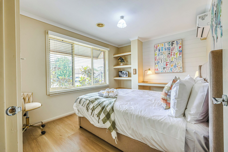 Room 4, StayAU Two-story Comfy House Pool Table, Corio - Inner
