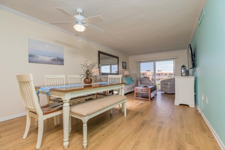 Interior 4, Stbt 405: Beachside Condo With Pool & Elevator 2 Bedroom Condo, Saint Johns
