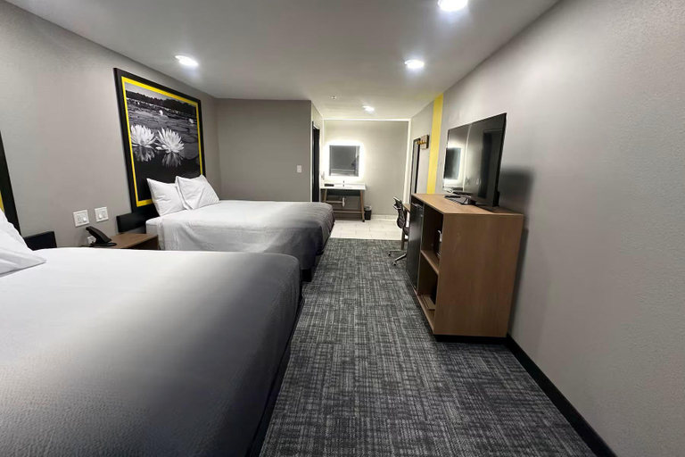 4, Super 8 BY Wyndham Lubbock Airport, Lubbock