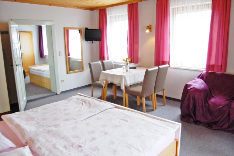 Others 5, Gastehaus Fidelis, Cham