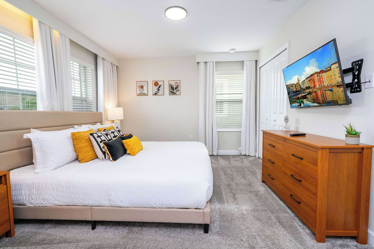 Room 3, Vibrant 5Br W/ Pool & Waterpark @Storey Lake 4811M, Osceola