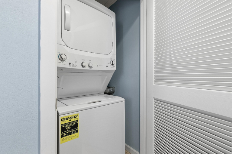 Interior 5, Sea Dunes Nautilus B7-b, Volusia