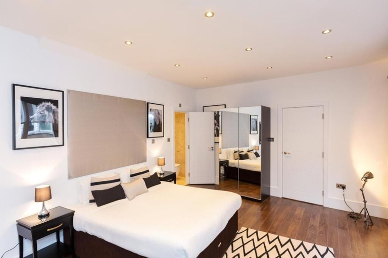Room 2, Clockwork Stay, London