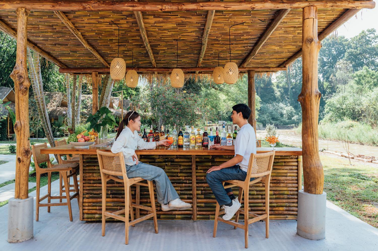 Food & Drinks 4, The Riverfront Reserve, Pai