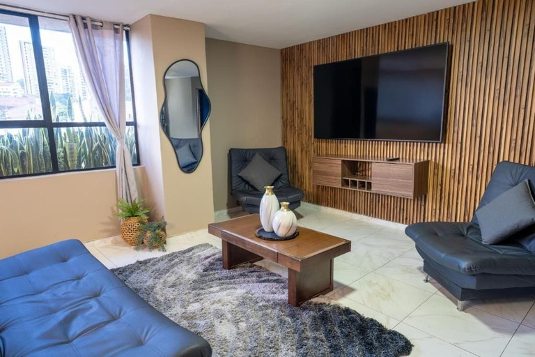 Living area 3, 3BR  w Arcade 1 Block from Lleras Park, Medellín