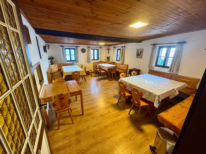 Food & Drinks 5, Farmhouse Near Afritzer See & Verditz Trails, Villach Land