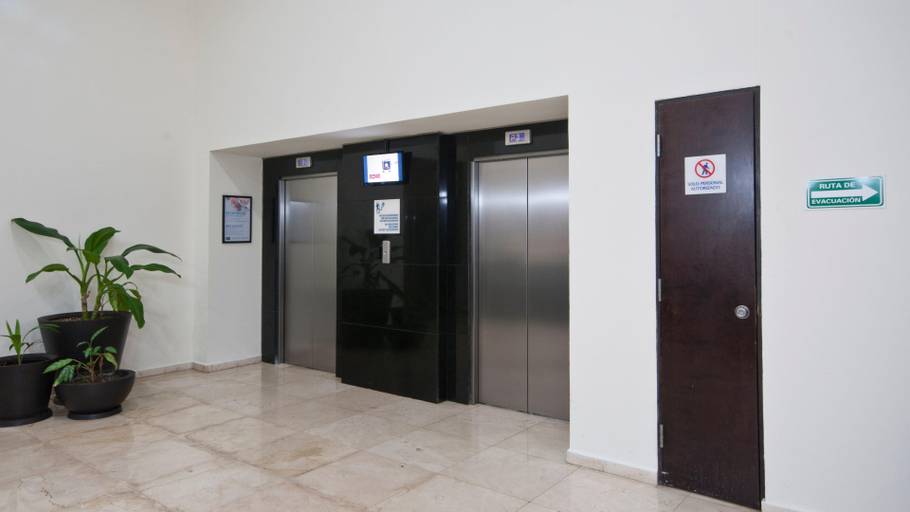 Public Area 2, Holiday Inn CD. DEL CARMEN by IHG, Carmen