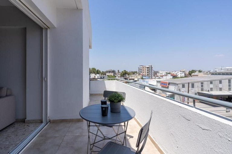 Outdoor dining, Blossom 1-BR Apt. & Balcony in Larnaca, Larnaca