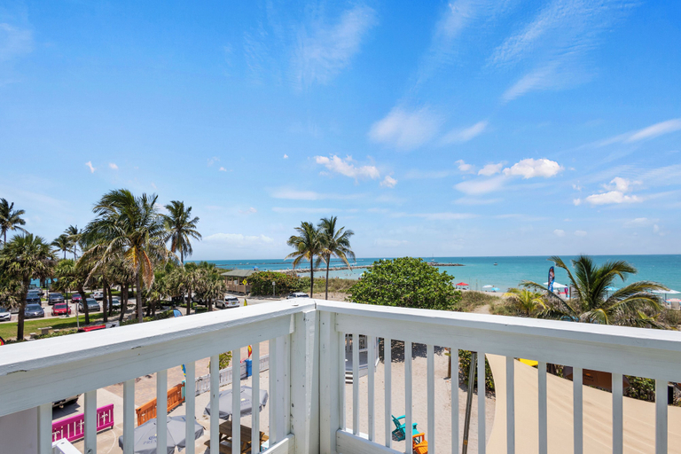 Interior 4, Oceanfront Inn Suite #12- Ocean View Balcony - King Bed, Saint Lucie