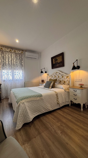 Room 5, DOLLY BABY, Cuenca