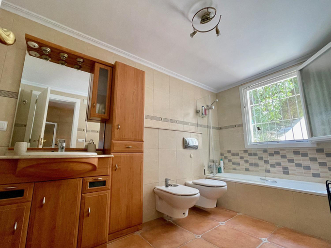Bathroom 4, Benidorm Eye Villa, Alicante