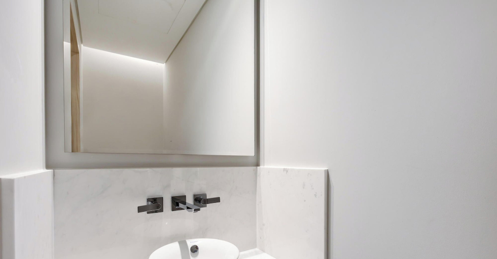 Bathroom 3, LUX Iconic Views at Palm Tower Suite 7, Dubai