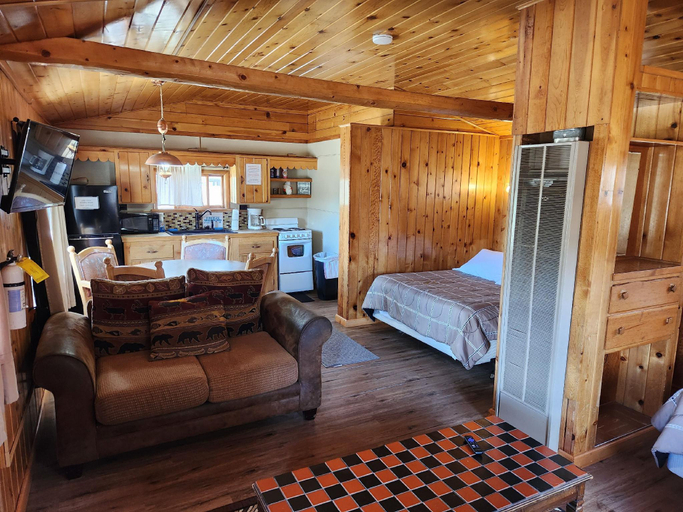Others 5, Winmar Cabins, Lake
